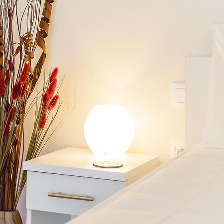 Apartamento Charmy Petit Flat In Atenas Exterior foto