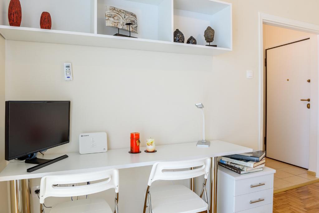 Apartamento Charmy Petit Flat In Atenas Exterior foto